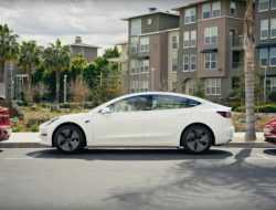 Каждый пятый владелец электрокаров возвращается обратно к автомобилям