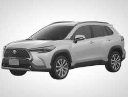 Кроссовер Toyota Corolla Cross запатентовали в России
