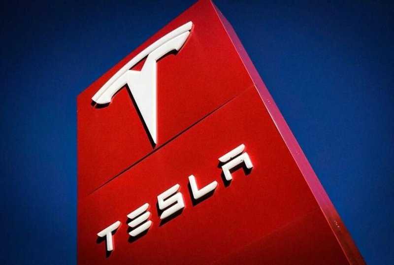 Мантуров приготовился сотрудничать с Tesla по электрокарам