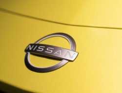 Nissan продал свою долю в Daimler за миллиард евро