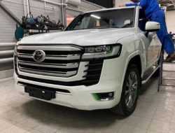 Новый Toyota Land Cruiser впервые проехал на камеру