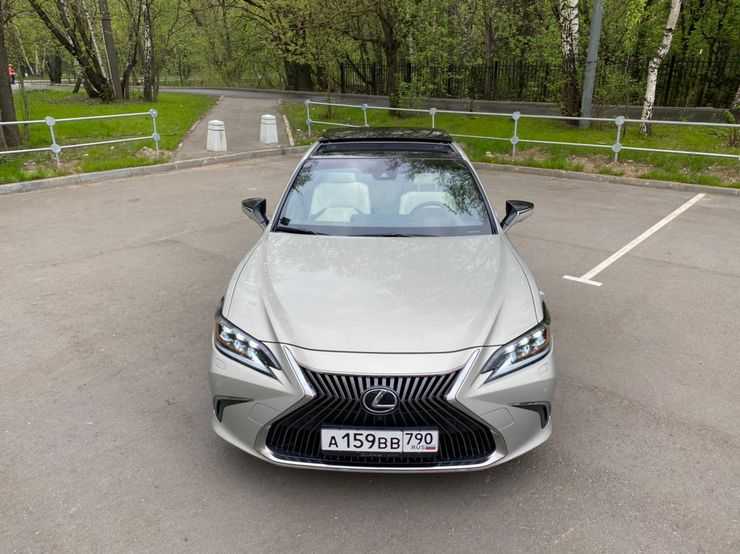 Пижонские страсти: тест-драйв обновленного Lexus ES250