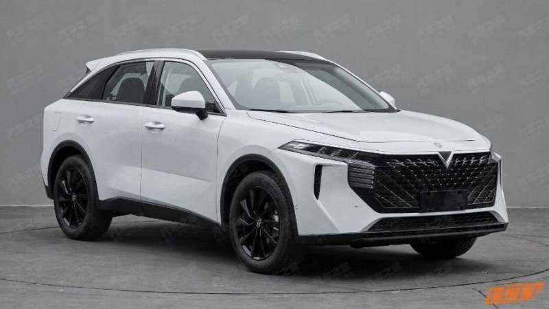 Появились фотографии компактного кроссовера Venucia, разработанного Nissan и Dongfeng