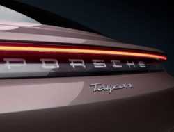 Porsche готовит ещё две новых версии электрокара Taycan
