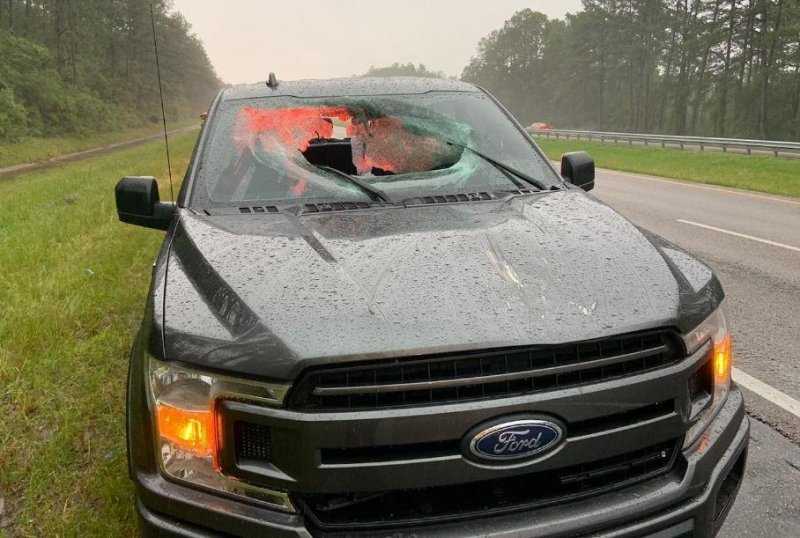 Посмотрите, что произошло с Ford F-150, перед которым ударила молния
