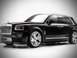 Посмотрите на «готический» Rolls-Royce с нецензурной гравировкой на дисках