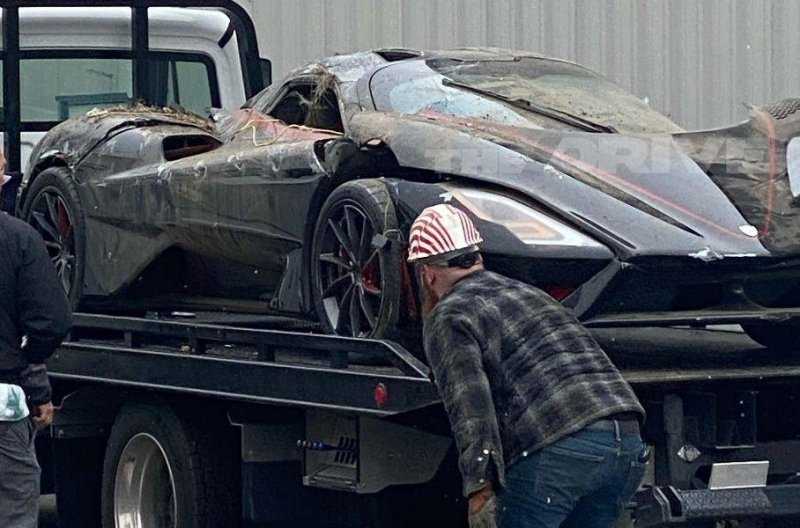 Самый быстрый в мире серийный гиперкар попал в аварию во время транспортировки