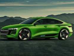 Самым мощным Audi A4 станет электрическая RS-версия