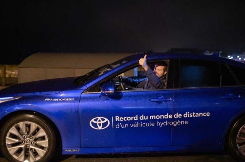 Седан Toyota Mirai установил новый рекорд пробега на водороде