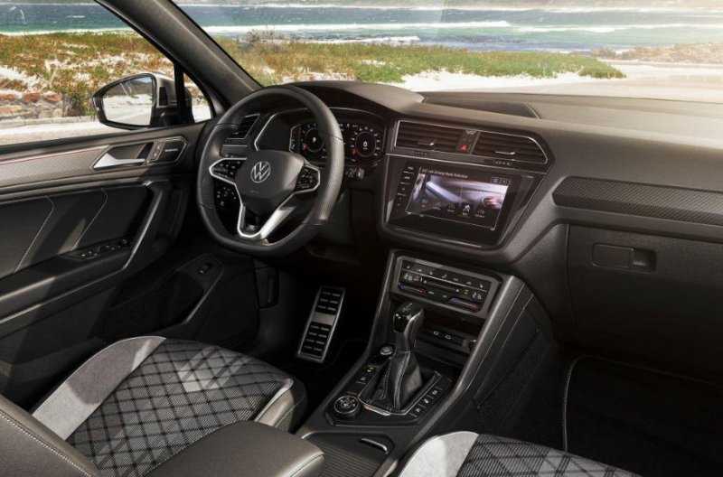 Семиместный Volkswagen Tiguan Allspace обновился снаружи и внутри