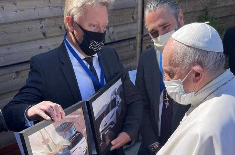 Следующим автомобилем Папы Римского будет американский электрокар