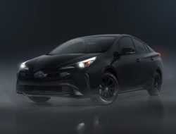 Toyota показала «ночную» версию Prius