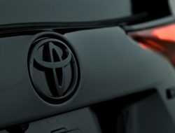 Toyota Prius готовится к смене поколения: новое видео и дата премьеры