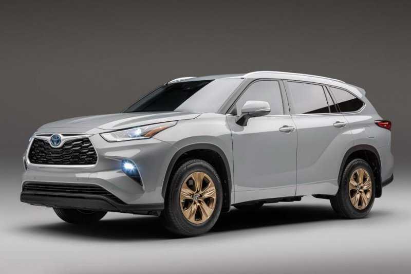 Toyota украсила новый Highlander &laquo;бронзовыми&raquo; акцентами