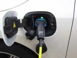 В Москве появятся станции для зарядки электромобилей за 20 минут