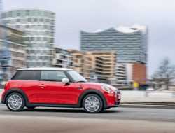 В России стартовали продажи обновленных хэтчбеков MINI