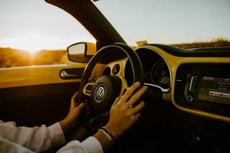 Volkswagen будет продавать доступ к автопилоту за 600 рублей в час