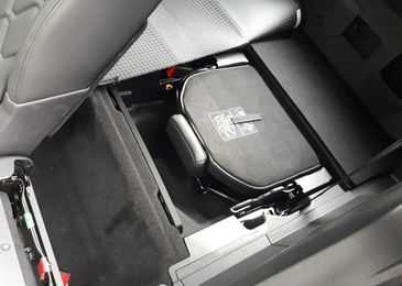 Выстрел в спину: первый тест-драйв обновленного кроссовера Peugeot 5008