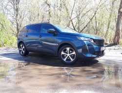 Выстрел в спину: первый тест-драйв обновленного кроссовера Peugeot 5008