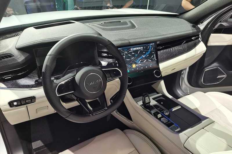 
            Китайский Lynk & Co представил флагманский кроссовер на базе Volvo
        
