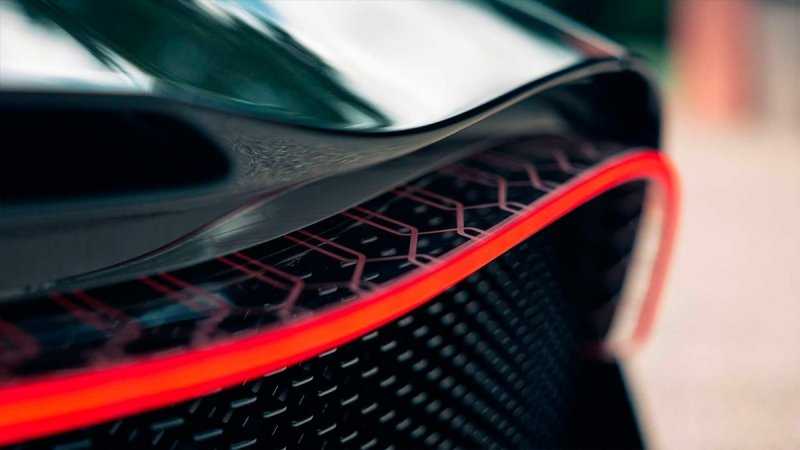 
            Bugatti показала окончательную версию автомобиля стоимостью ₽1 млрд
        