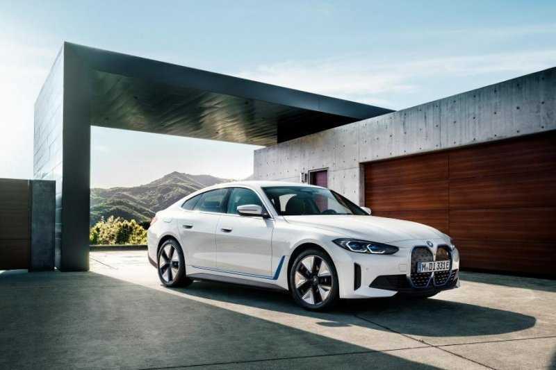 1914-сильный электрогиперкар Rimac, полноприводный кроссовер Toyota и электрический Aurus: главное за неделю