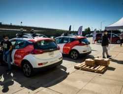 В Калифорнии разрешили беспилотные такси без водителя