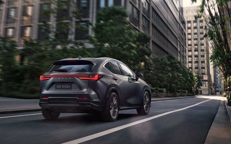 Новый Lexus NX 2021: сенсоры на руле, мотор 280 сил и другие детали