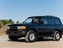 27-летний Land Cruiser 80 пустили с молотка дороже нового G-Class