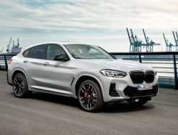 BMW назвал российские цены на обновленные X3 и X4