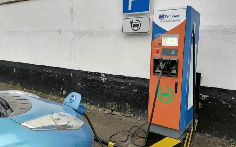 Власти рассказали, сколько стоит одна заправка для электрокаров