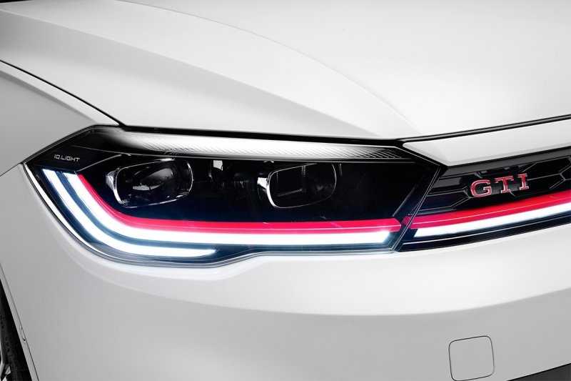 
            Volkswagen показал 207-сильную версию обновленного Polo
        