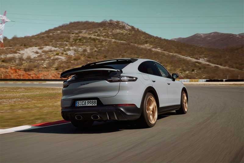 
            Porsche представила самый быстрый кроссовер в мире
        
