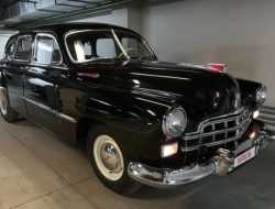 65-летний ГАЗ-12 ЗИМ из частной коллекции продают в Москве за 7,7 миллиона рублей. Раритетный седан сохранился в идеальном состоянии