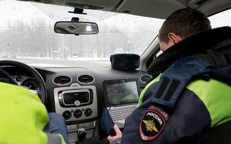 
            Скрытым патрулям разрешат фиксировать разговоры по телефону
        