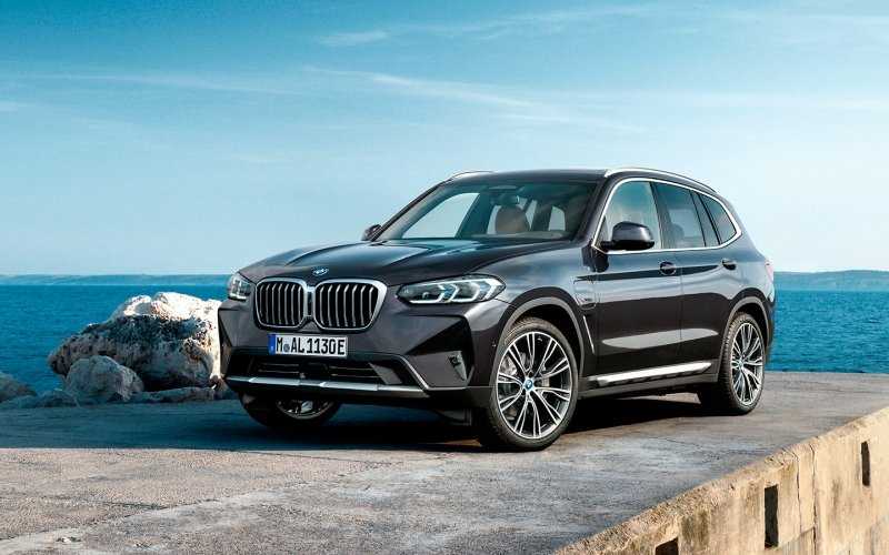 
            BMW назвал российские цены на обновленные X3 и X4
        