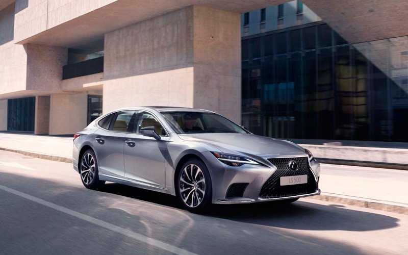 
            Lexus назвал российские цены на обновленный седан LS
        