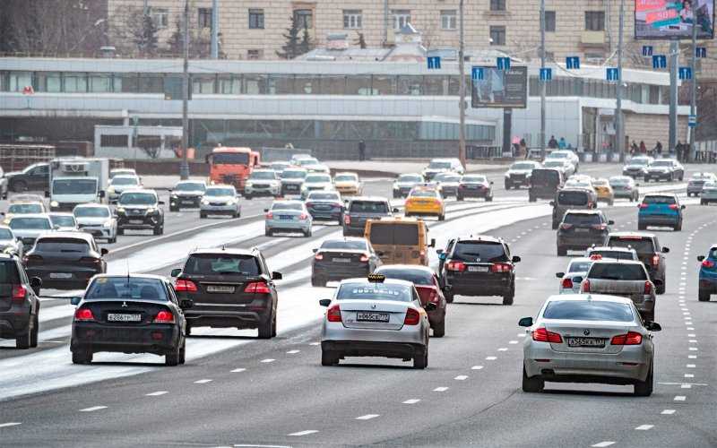 
            «Есть риск вылететь на встречку». Названы 8 самых опасных дорог Москвы
        