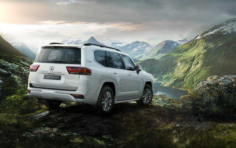 
            Toyota Land Cruiser 300: ответы на главные вопросы о новинке
        