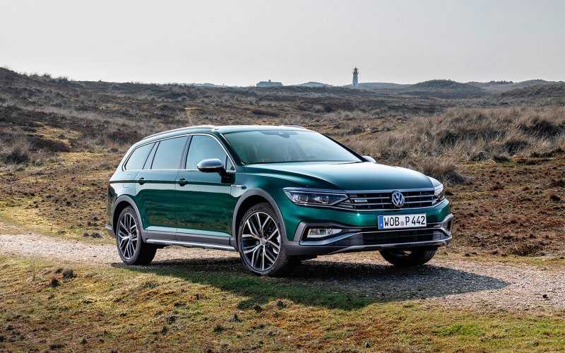 
            Volkswagen привез в Россию полноприводный универсал Passat Alltrack
        