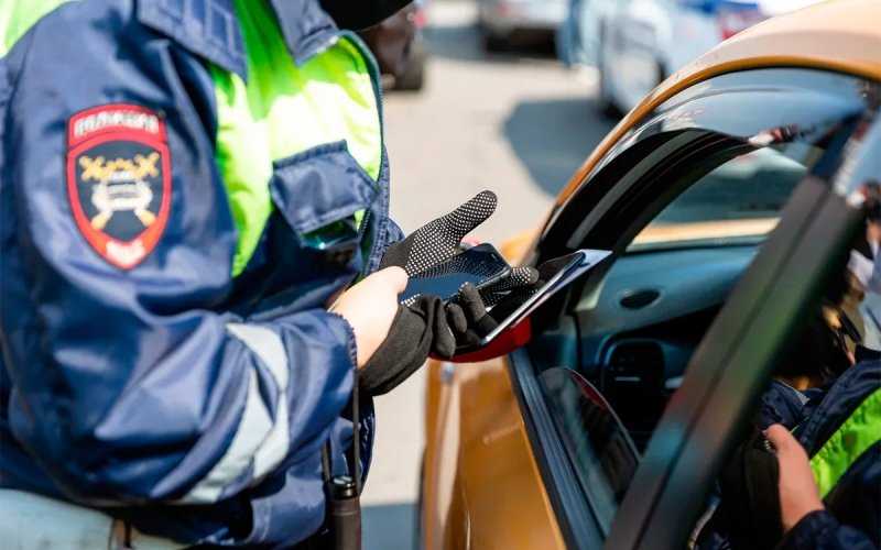 
            Сотрудникам ГИБДД запретят использовать телефоны остановленных водителей
        