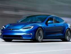 Tesla отказалась от выпуска самой мощной Model S