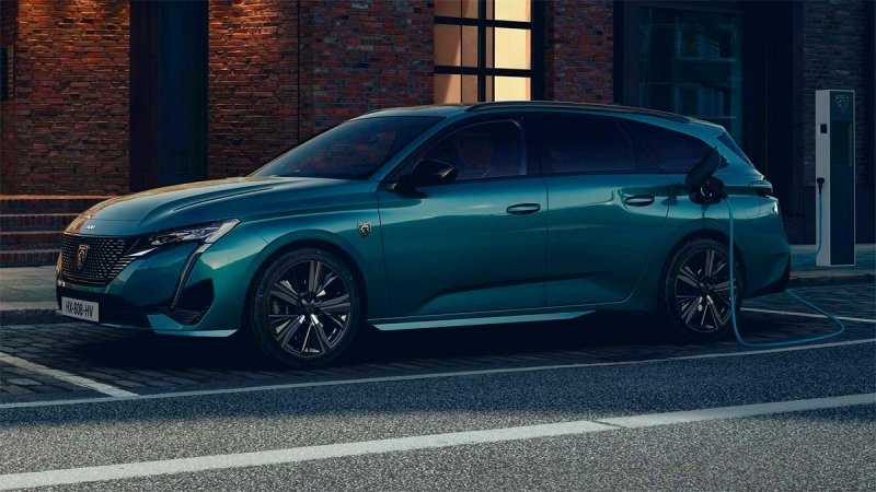 
            Peugeot представил новый универсал 308 SW
        