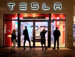 В Китае Tesla отзовет 285 тысяч машин из-за проблем с автопилотом