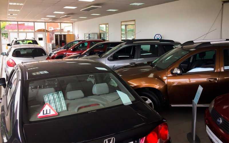 
            В России изменились правила ввоза подержанных автомобилей
        