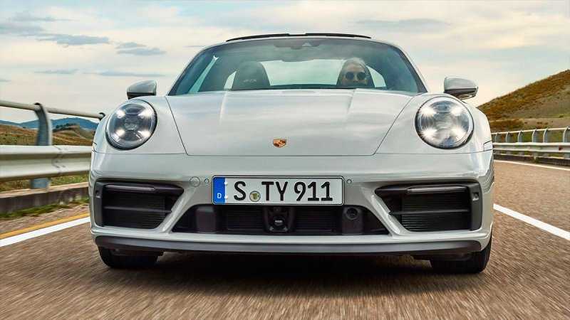 
            Porsche назвала российскую стоимость новой 911 GTS
        
