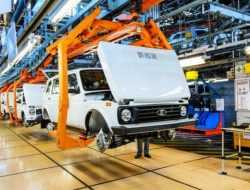 АвтоВАЗ снова остановит конвейеры, хотя спрос на «Лады» растет