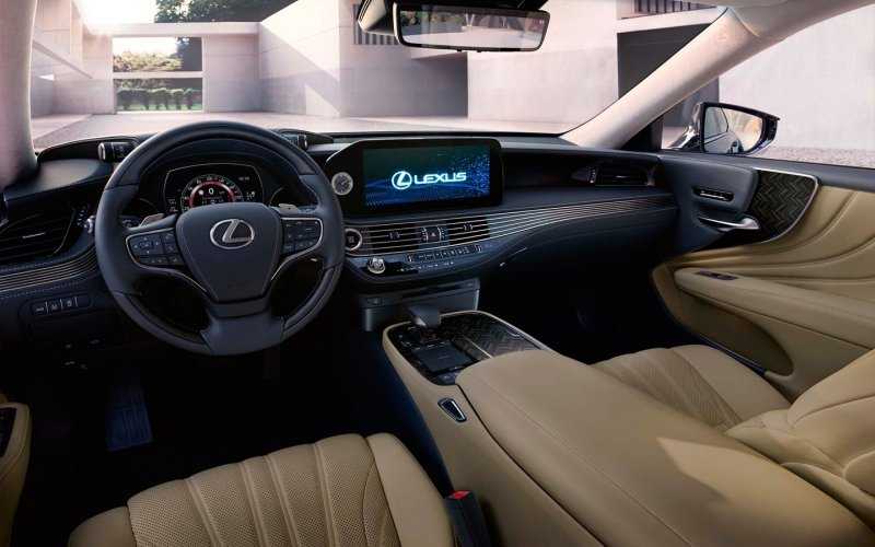 
            Lexus назвал российские цены на обновленный седан LS
        