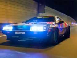 Известной по «Назад в будущее» DeLorean сделали необычный тюнинг. Видео