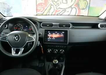 Битва реинкарнаций: сравнительный тест LADA Niva Travel и Renault Duster